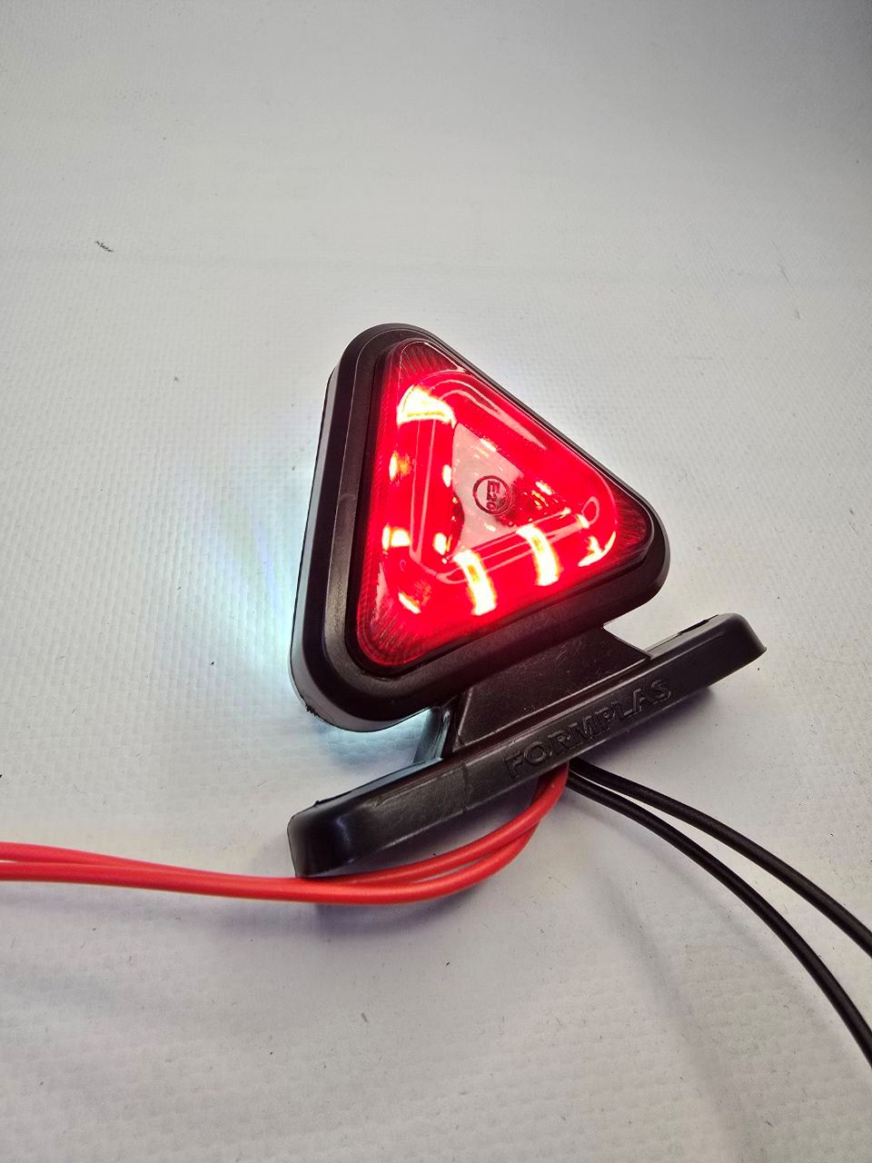 Рожок треугольный 12-24v (мини-затемненный)