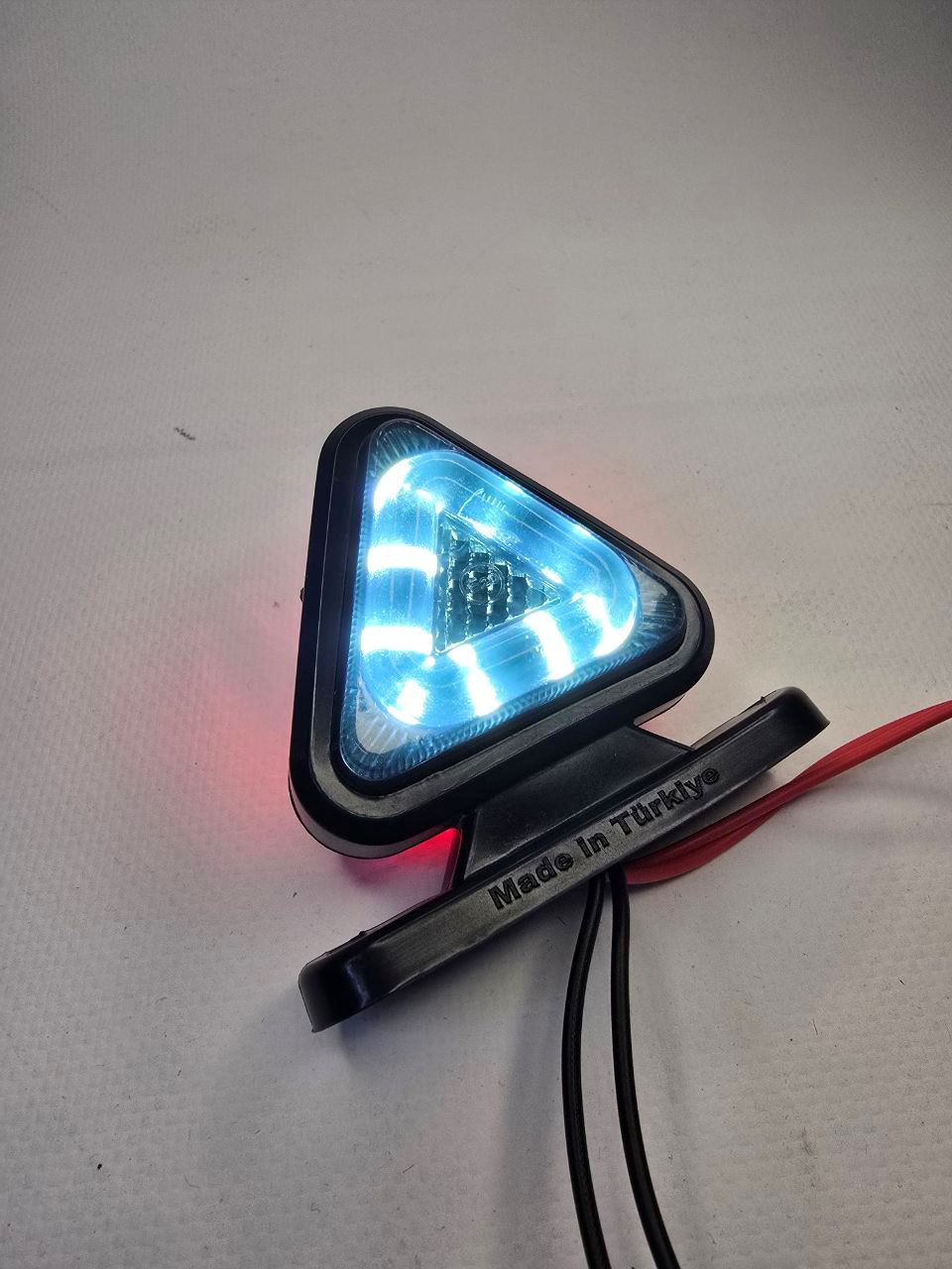 Рожок треугольный 12-24v (мини-затемненный)