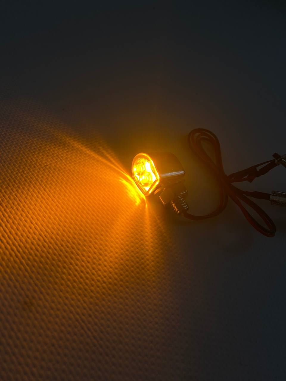 Габарит (LED) (на заднее крыло) хром мотоцикла 12v (желтый)