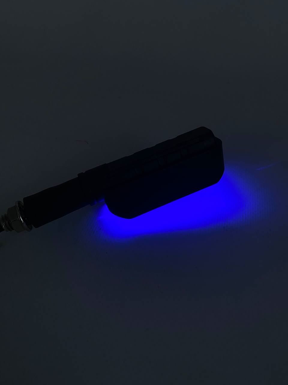 Габарит (LED) ( на заднє крило)  мотоцикла 12v (синій з поворотом)