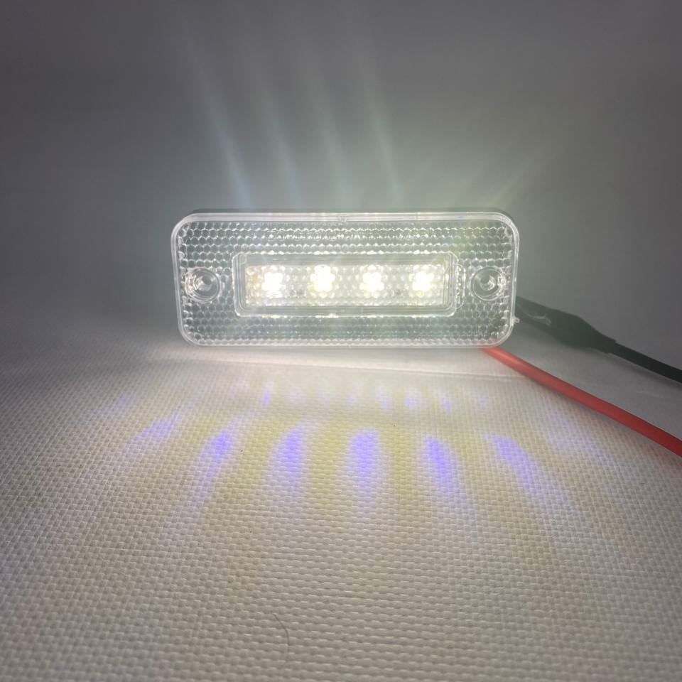 Габарит на крышу LED (4 диода) Daf Xf95/Xf105 белый 100*40 мм 24V